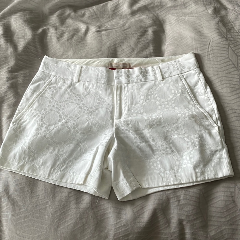 White patterned Banana Republic shorts